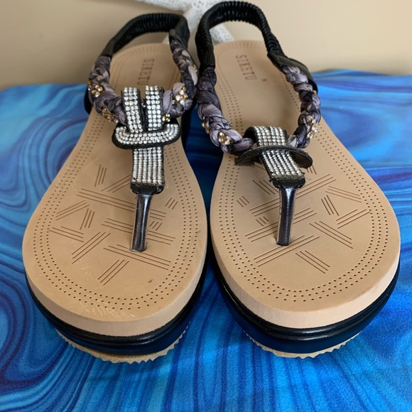 SIKETU ladies fabric rhinestone embellished wedge thong in size 9. LNWOT - Picture 3 of 10